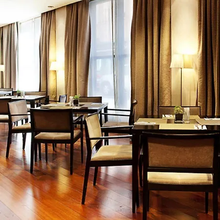 Nh Ciudad De מלון אלמריה