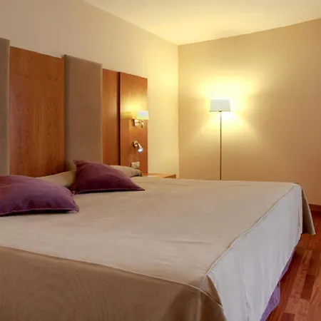 Nh Ciudad De מלון 4*