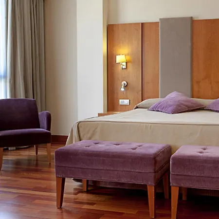 Nh Ciudad De מלון אלמריה