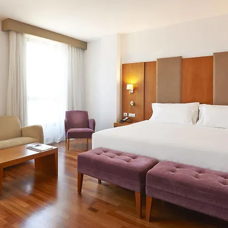 מלון Nh Ciudad De 4*