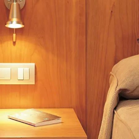 Nh Ciudad De מלון 4*