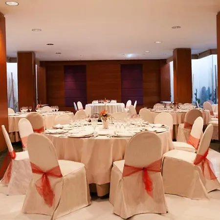 Nh Ciudad De מלון אלמריה