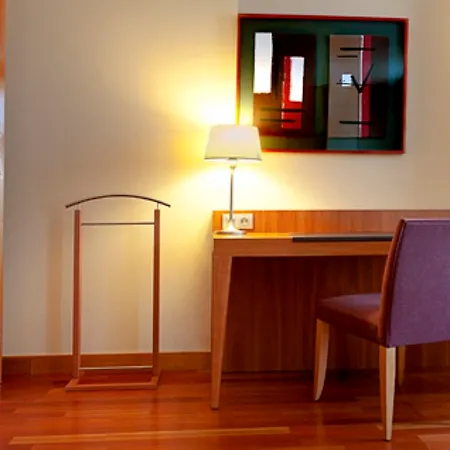 מלון Nh Ciudad De