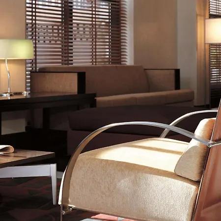 Nh Ciudad De מלון 4*