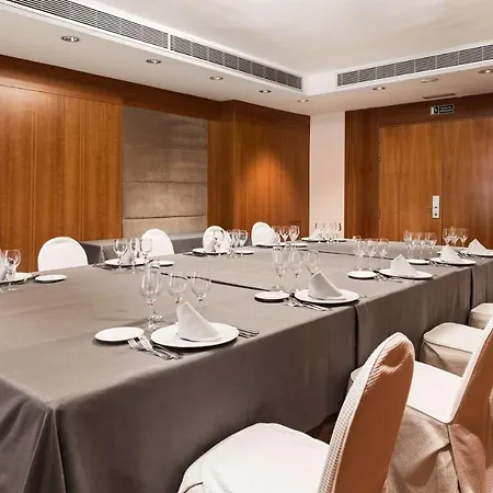 Nh Ciudad De מלון אלמריה