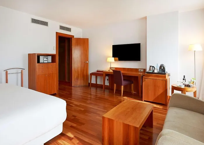 Nh Ciudad De فندق المرية